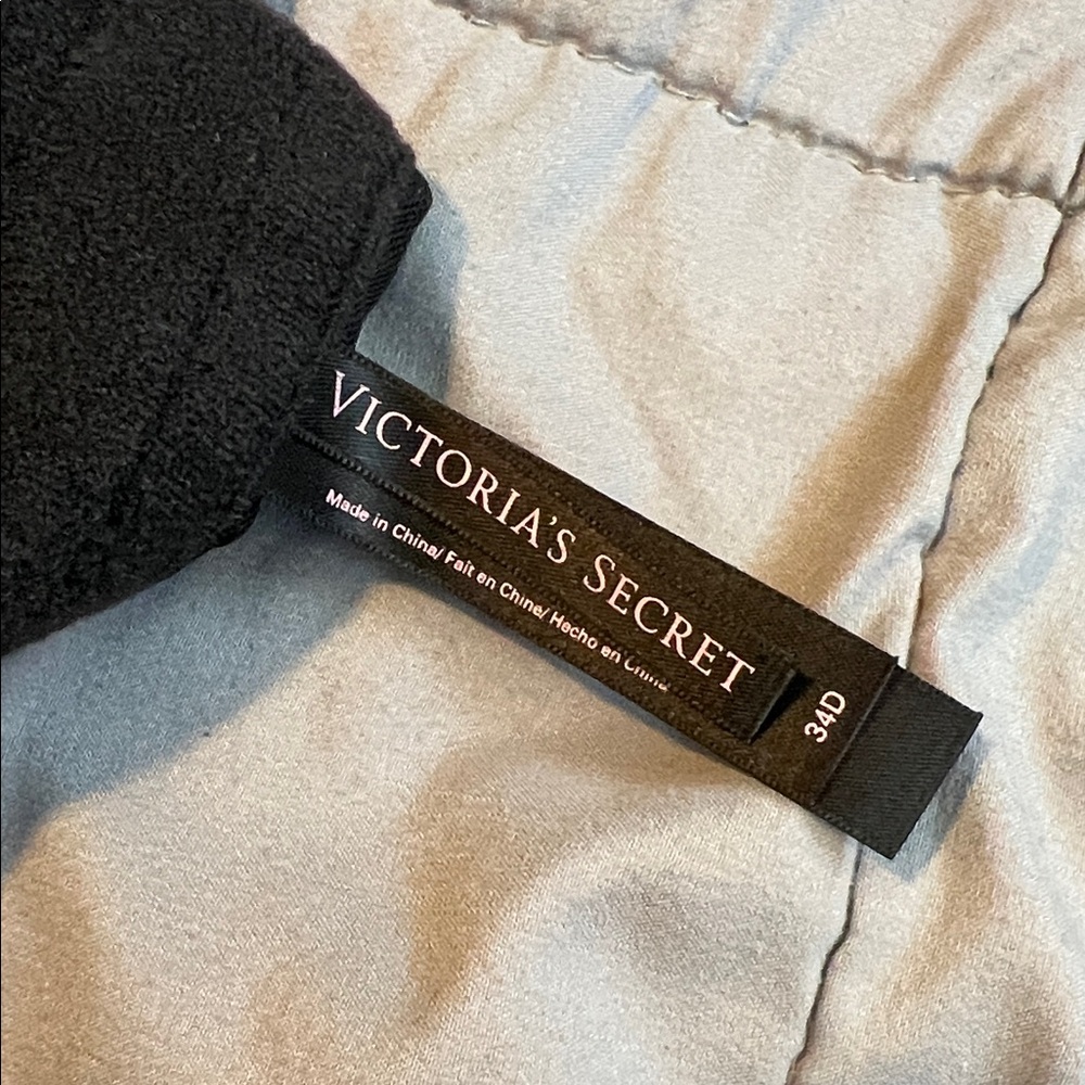 Victoria's Secret Black Lace Longline Bra with Floral Design Sale expires at mid - Picture 3 of 3
